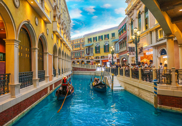 【港澳观光蜡像馆2天】蜡像馆观光＋太平山＋港珠澳大桥＋金莲花广场+威尼斯人度假村